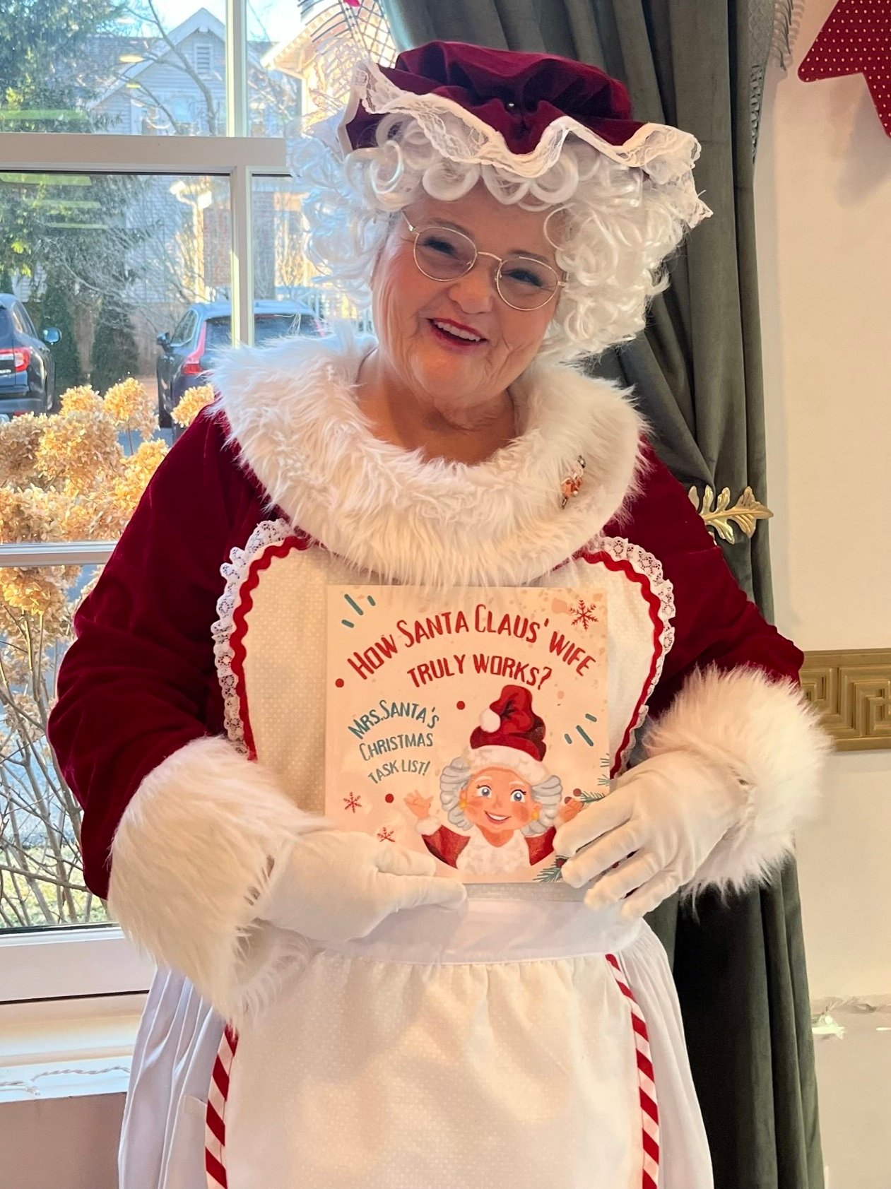 Mrs Julie Claus Header